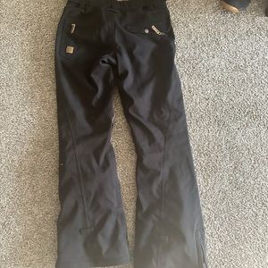 Roxy Women’s slim cut Snowboard/Ski pants. In great condition.